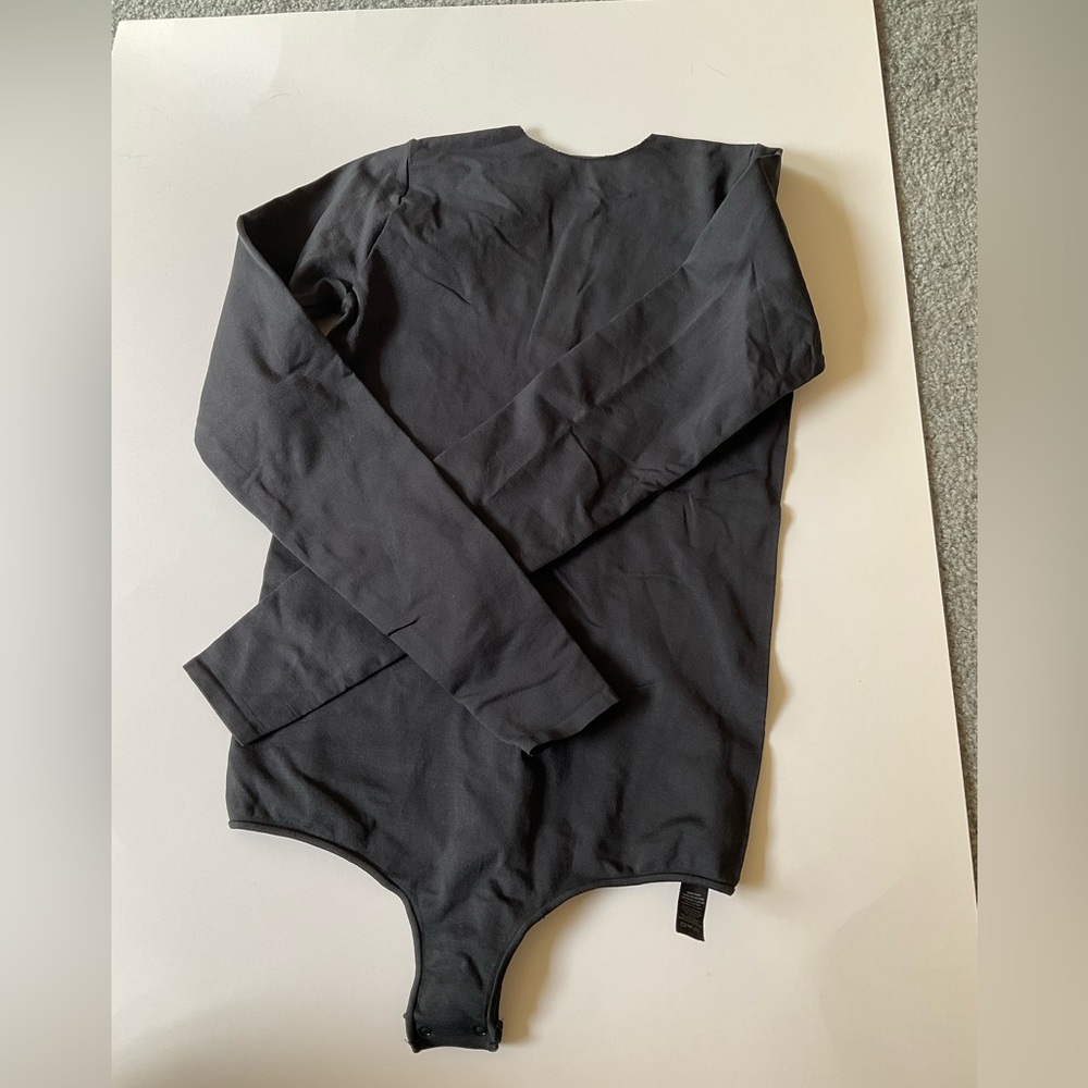 SKIMS essential bodysuit crew neck long sleeve body suit